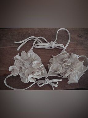 Belle Anna Flora Bikini Top ✨